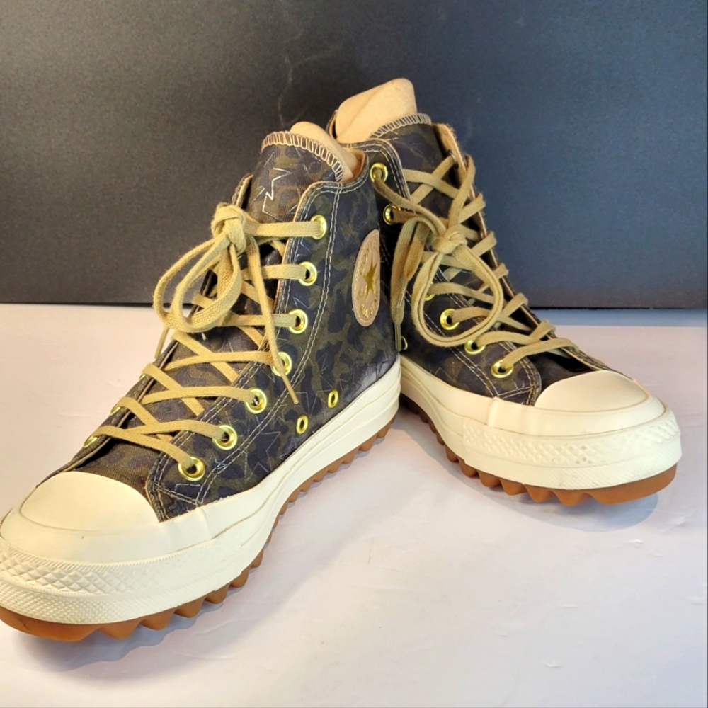 Converse High Top Ankle Boots in Dark Blue and Tan